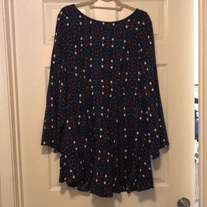 Patterned belle sleeve dress